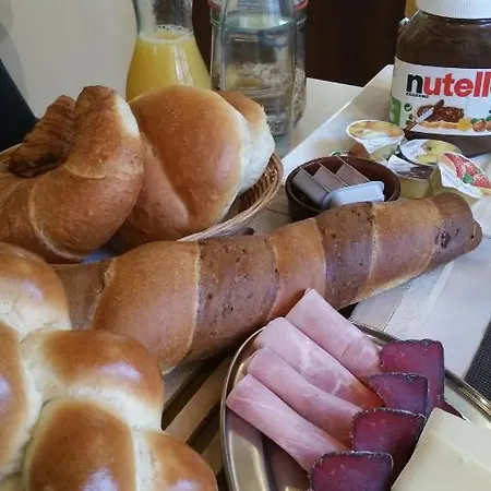 Bed & Breakfast Chalet Tzarbonire Chalais