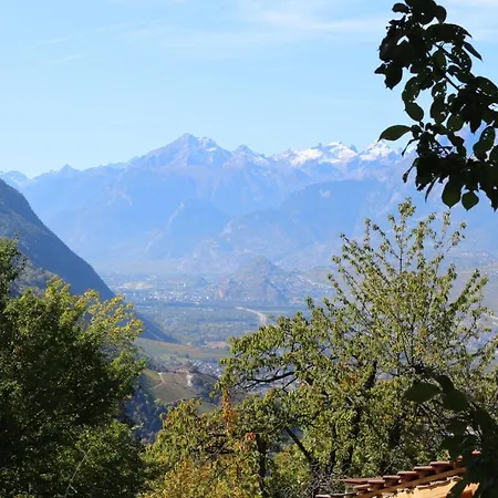 Chalet Tzarbonire Bed & Breakfast Chalais